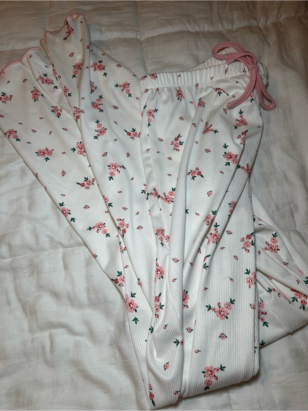 Women's White Floral Ribbed Pajama Pants & shorts Pink Rose Print never worn